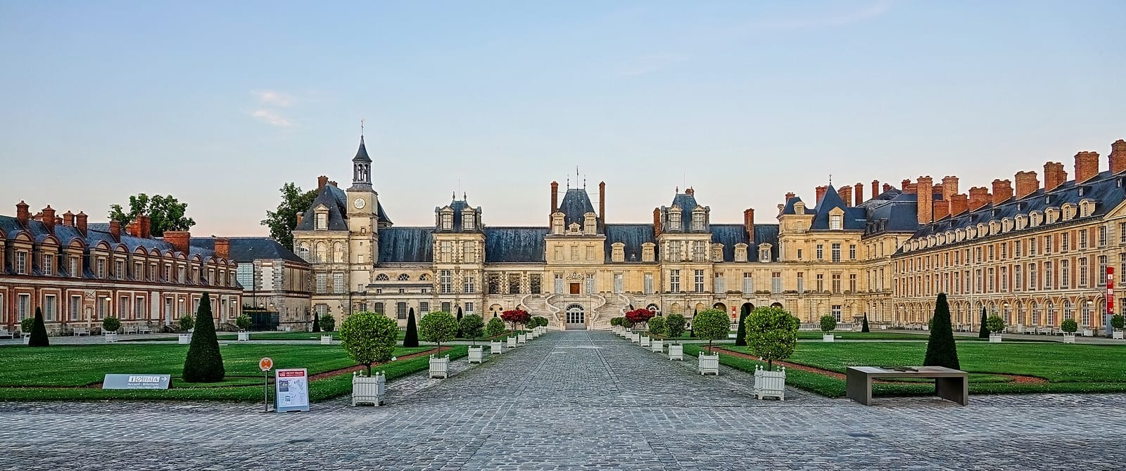 Fontainebleau palace courtyard and horseshoe staircase