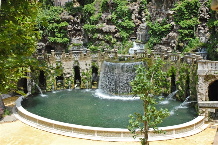 The Oval Fountain and its pool in the gardens of Villa d'Este